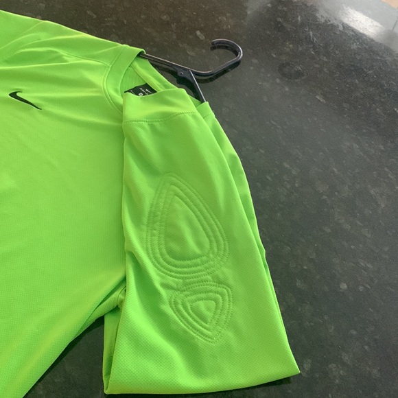 Standard Green Goalkeeper Training Jersey - Picture 2 of 3